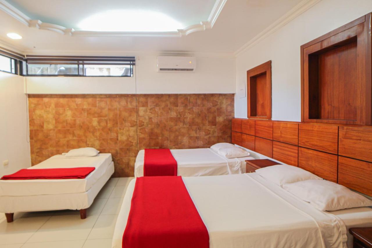 Hotel Murali - Cerca Del Aeropuerto De Guayaquil Exteriör bild