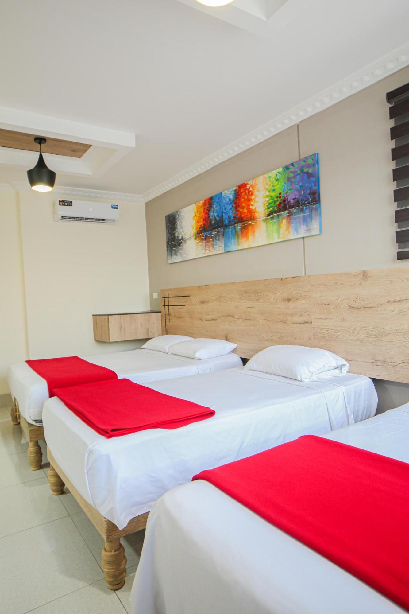 Hotel Murali - Cerca Del Aeropuerto De Guayaquil Exteriör bild