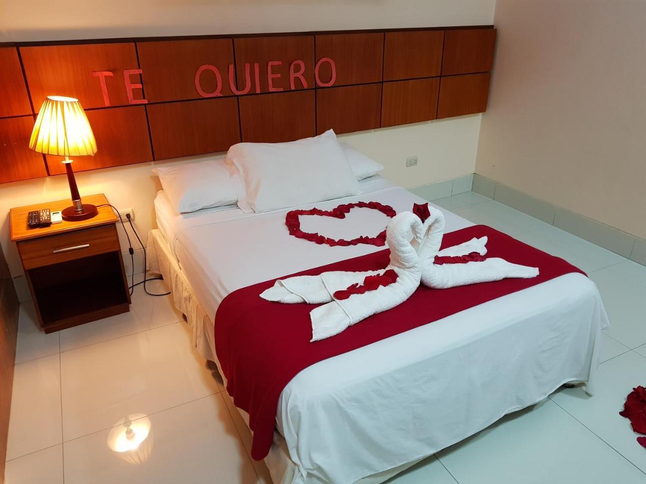 Hotel Murali - Cerca Del Aeropuerto De Guayaquil Exteriör bild